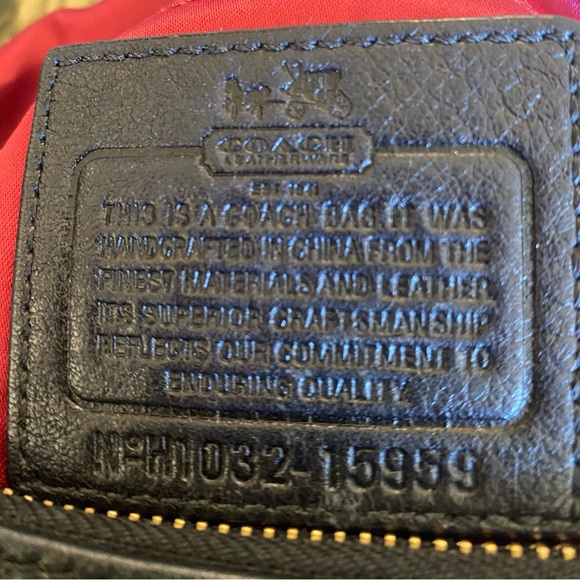 Coach Madison bag. Hobo/crossbody. Great pre-owned condition. Black. - Picture 5 of 8